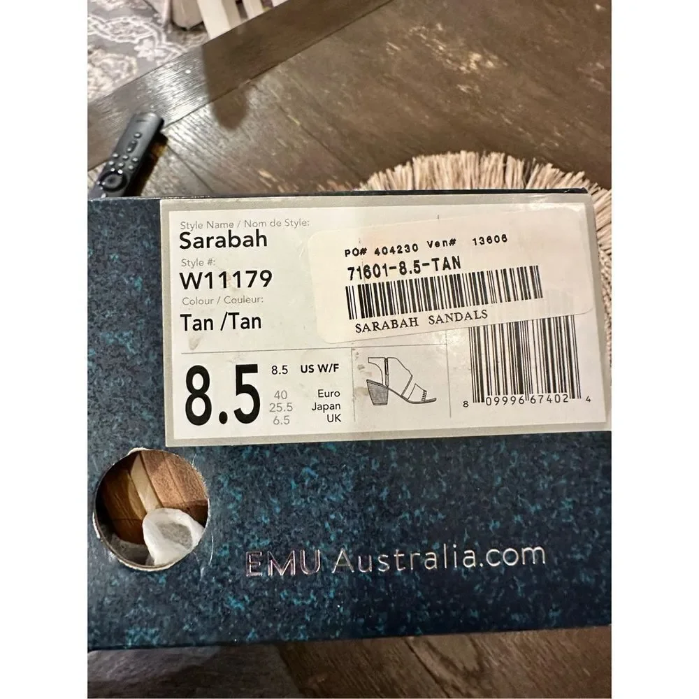 EMU Australia Sarabah Womens Cow Tan Teal Leather Perforated Sandals sz 8.5 NEW